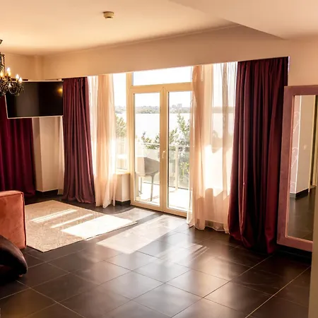 Victor Mizuumi Hotel Mamaia